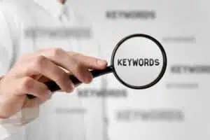 Recomendamos usar keywords para mejor el SEO en imágenes